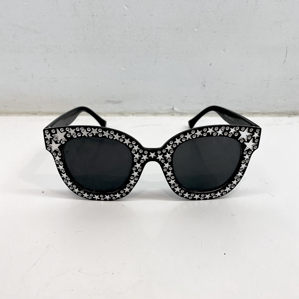 Star detail sunglasses